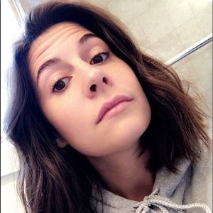 Meet your Posher, Cassandra